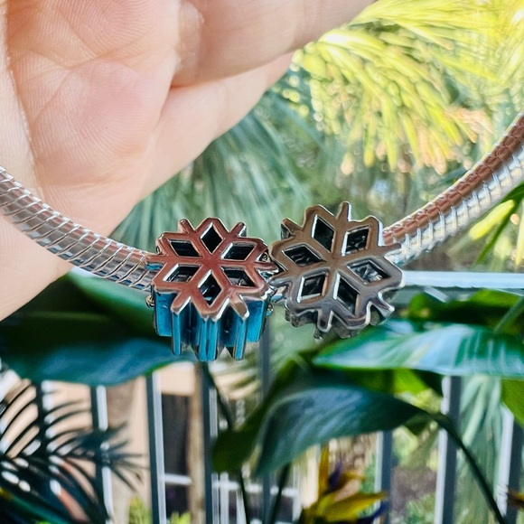 Polished Snowflake Charm - ONE (1) - Picture 7 of 13